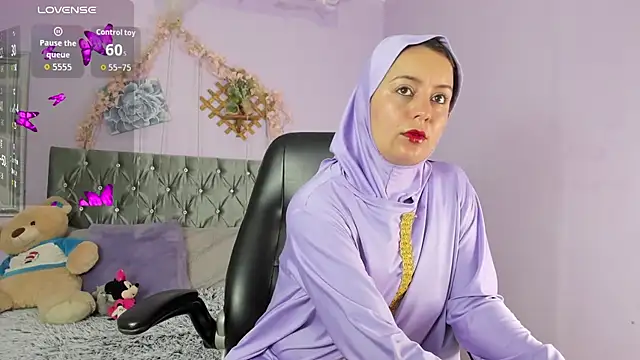 Snapshot of BadraSaadi chatting on 09-12-25, 12:16 BadraSaadi online show from 09-12-25, 12:16