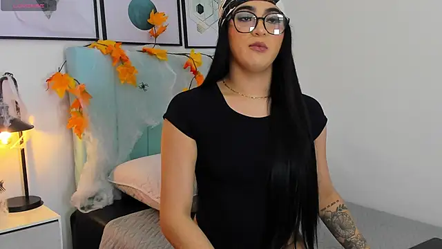 Snapshot of MiissIvy chatting on 10-27-25, 12:06 MiissIvy online show from 10-27-25, 12:06