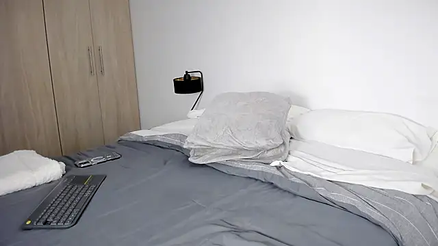 Bella rossinii  online show from 02-27-26, 02:01