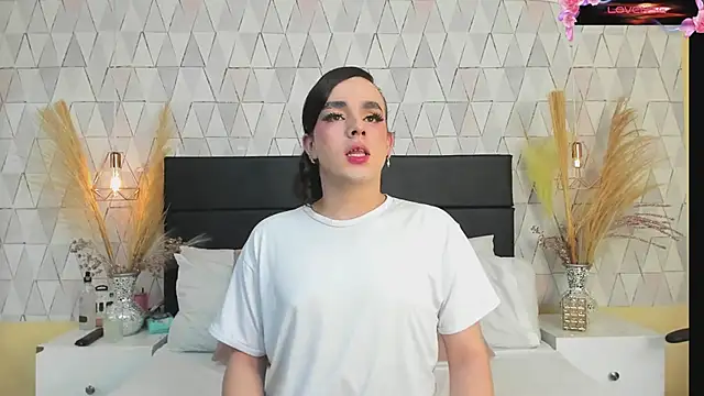 Snapshot of JustinePerry chatting on 02-11-26, 04:23 JustinePerry online show from 02-11-26, 04:23