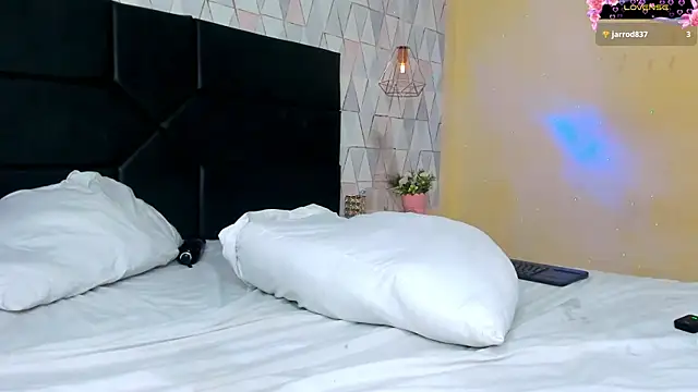 Snapshot of JustinePerry chatting on 04-11-26, 07:45 JustinePerry online show from 04-11-26, 07:45