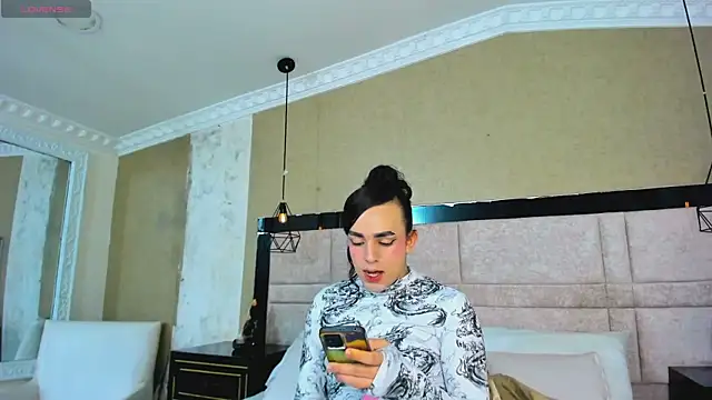 Snapshot of JustinePerry chatting on 02-28-26, 04:12 JustinePerry online show from 02-28-26, 04:12