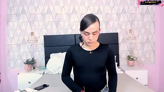 Snapshot of JustinePerry chatting on 05-13-26, 03:57 JustinePerry online show from 05-13-26, 03:57