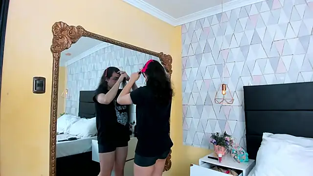 Snapshot of JustinePerry chatting on 04-11-26, 03:58 JustinePerry online show from 04-11-26, 03:58