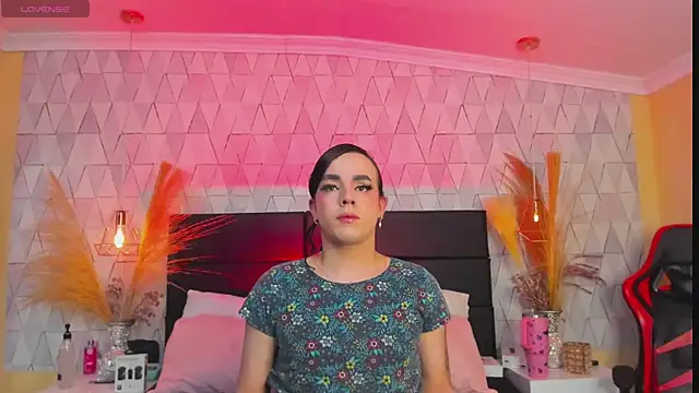 Snapshot of JustinePerry chatting on 02-14-26, 04:02 JustinePerry online show from 02-14-26, 04:02