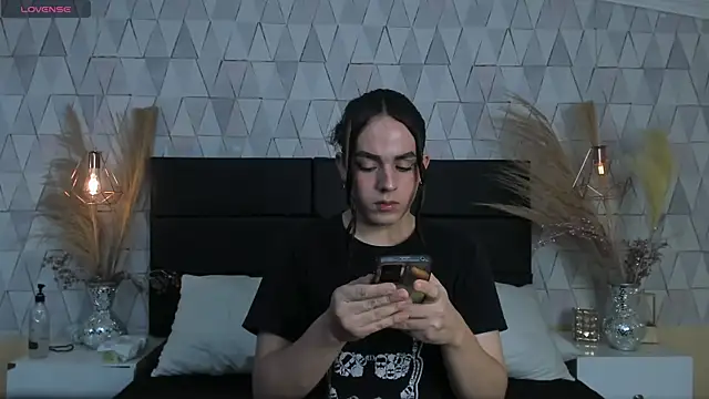 Snapshot of JustinePerry chatting on 03-29-26, 04:03 JustinePerry online show from 03-29-26, 04:03