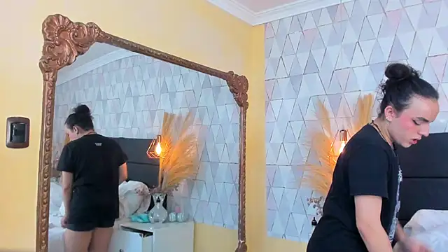 Snapshot of JustinePerry chatting on 04-03-26, 04:08 JustinePerry online show from 04-03-26, 04:08