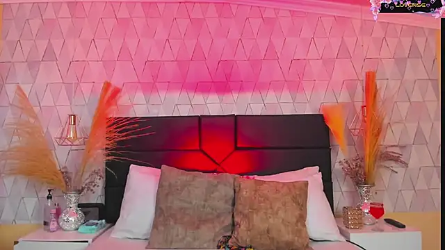 Snapshot of JustinePerry chatting on 02-15-26, 04:02 JustinePerry online show from 02-15-26, 04:02