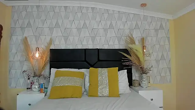 Snapshot of JustinePerry chatting on 03-12-26, 04:29 JustinePerry online show from 03-12-26, 04:29