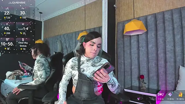 Snapshot of JustinePerry chatting on 02-06-26, 04:19 JustinePerry online show from 02-06-26, 04:19