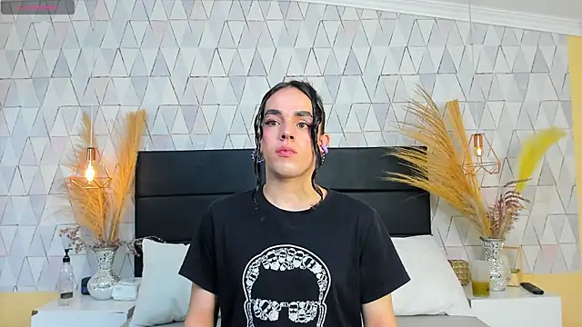 Snapshot of JustinePerry chatting on 03-27-26, 03:59 JustinePerry online show from 03-27-26, 03:59