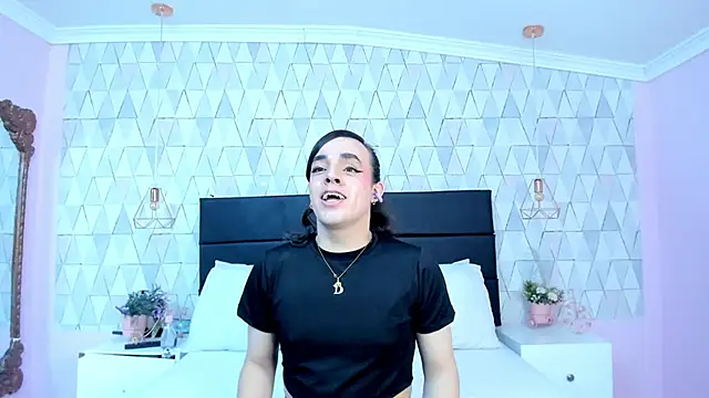 Snapshot of JustinePerry chatting on 05-19-26, 04:41 JustinePerry online show from 05-19-26, 04:41