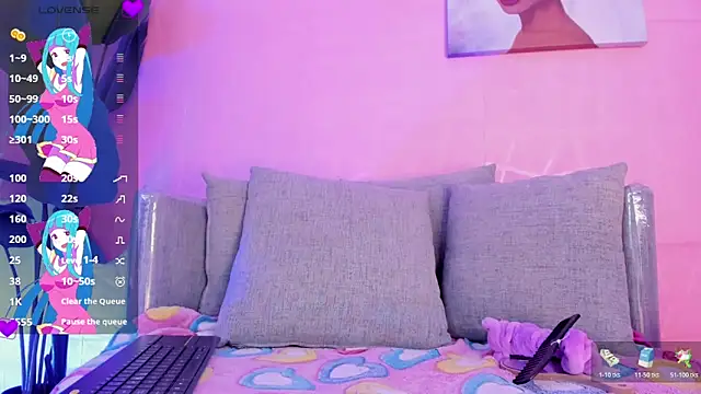 Trixiroy online show from 10-25-25, 03:49