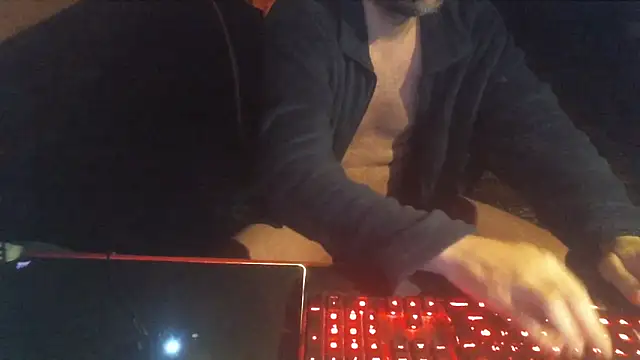 Snapshot of 6996horus chatting on 02-14-25, 01:13 6996horus online show from 02-14-25, 01:13