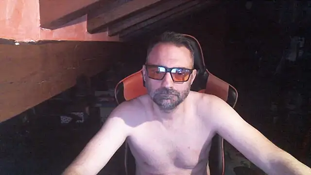 Snapshot of 6996horus chatting on 11-18-25, 12:15 6996horus online show from 11-18-25, 12:15