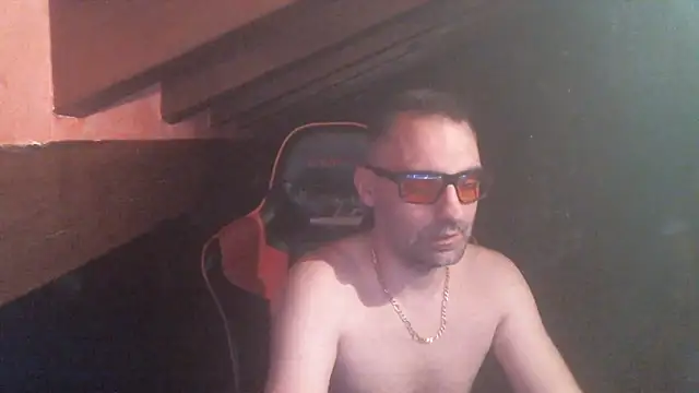 Snapshot of 6996horus chatting on 12-29-24, 02:38 6996horus online show from 12-29-24, 02:38