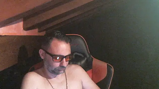 Snapshot of 6996horus chatting on 09-14-25, 03:40 6996horus online show from 09-14-25, 03:40