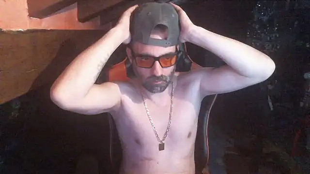 Snapshot of 6996horus chatting on 12-11-24, 01:47 6996horus online show from 12-11-24, 01:47