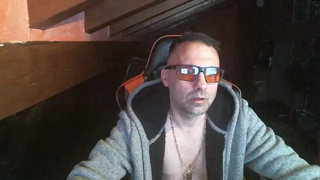 Snapshot of 6996horus chatting on 02-07-26, 04:42 6996horus online show from 02-07-26, 04:42