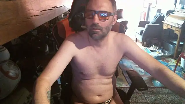 Snapshot of 6996horus chatting on 09-18-25, 04:21 6996horus online show from 09-18-25, 04:21