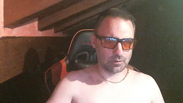 Snapshot of 6996horus chatting on 10-24-25, 02:10 6996horus online show from 10-24-25, 02:10