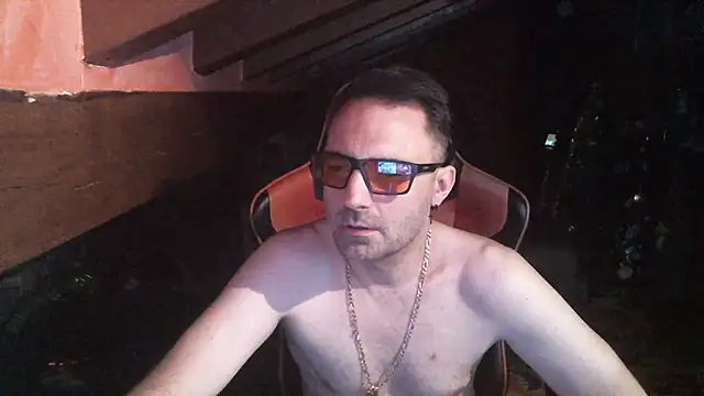 Snapshot of 6996horus chatting on 12-19-25, 01:20 6996horus online show from 12-19-25, 01:20