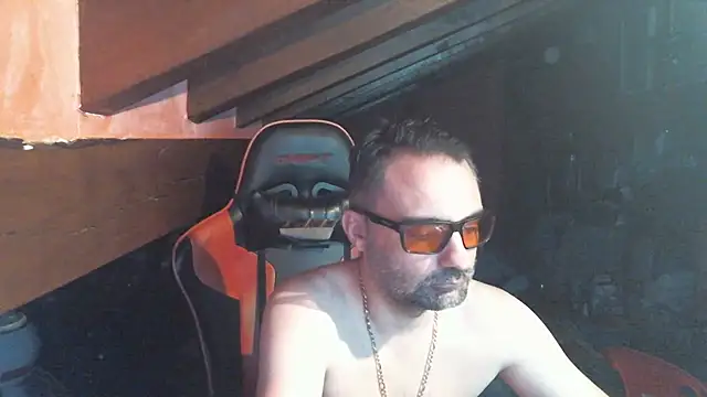 Snapshot of 6996horus chatting on 09-15-25, 05:19 6996horus online show from 09-15-25, 05:19