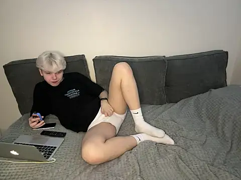 Snapshot of metratok chatting on 03-06-25, 04:07 metratok online show from 03-06-25, 04:07