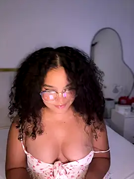 Lucy wilson5 online show from 12-23-25, 03:28