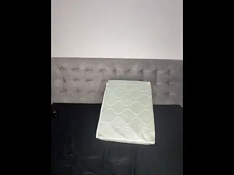 Snapshot of ScarletVelvetX chatting on 02-14-26, 01:50 ScarletVelvetX online show from 02-14-26, 01:50