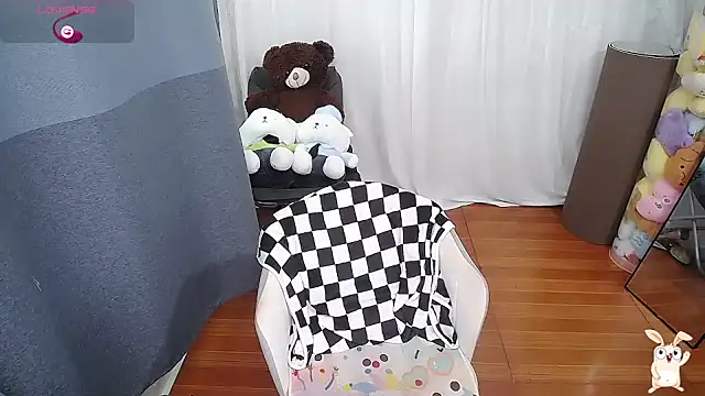 Snapshot of CN-Doudou chatting on 10-10-25, 02:23 CN-Doudou online show from 10-10-25, 02:23