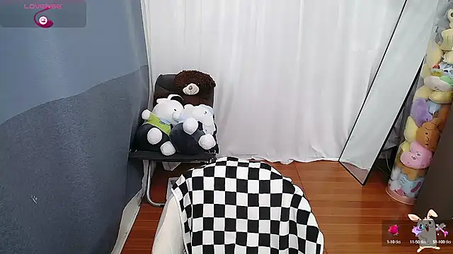 Snapshot of CN-Doudou chatting on 10-13-25, 02:46 CN-Doudou online show from 10-13-25, 02:46