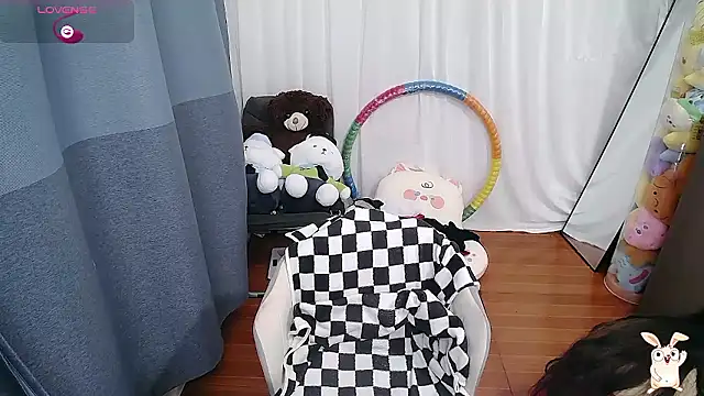 Snapshot of CN-Doudou chatting on 10-18-25, 01:29 CN-Doudou online show from 10-18-25, 01:29