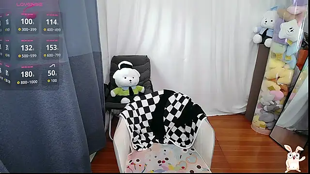Snapshot of CN-Doudou chatting on 09-10-25, 02:43 CN-Doudou online show from 09-10-25, 02:43