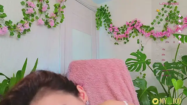Snapshot of MyLou_ chatting on 03-22-25, 03:42 MyLou online show from 03-22-25, 03:42