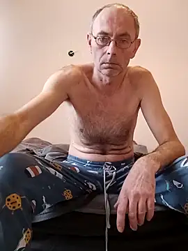 Snapshot of BesterJunge45 chatting on 02-25-25, 01:10 BesterJunge45 online show from 02-25-25, 01:10