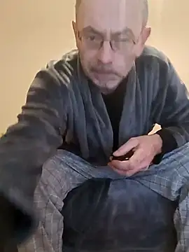 Snapshot of BesterJunge45 chatting on 02-21-25, 03:56 BesterJunge45 online show from 02-21-25, 03:56