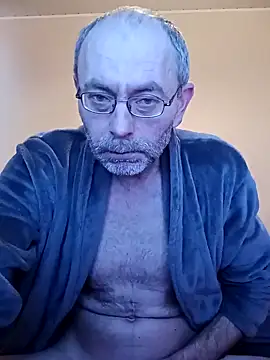 Snapshot of BesterJunge45 chatting on 01-10-25, 09:23 BesterJunge45 online show from 01-10-25, 09:23