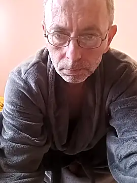 Snapshot of BesterJunge45 chatting on 02-18-25, 12:17 BesterJunge45 online show from 02-18-25, 12:17