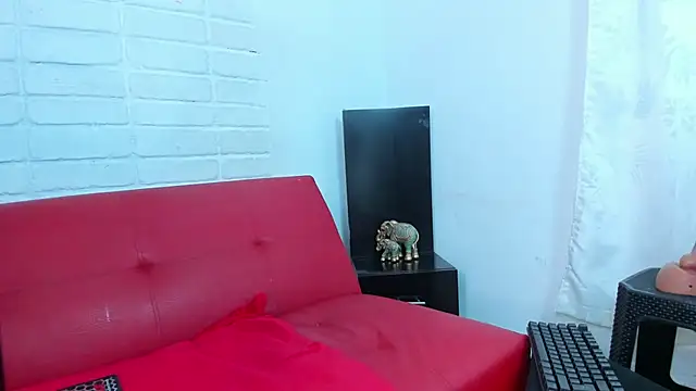 Kasandra Gomez online show from 11-07-25, 12:21