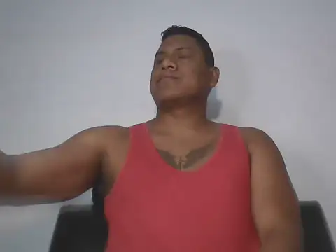 Snapshot of latinblack01 chatting on 10-28-25, 02:05 latinblack01 online show from 10-28-25, 02:05