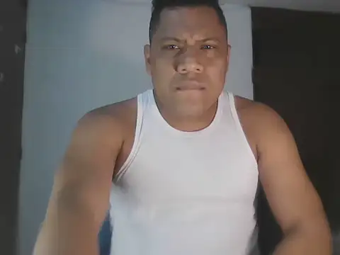 Snapshot of latinblack01 chatting on 11-17-25, 07:01 latinblack01 online show from 11-17-25, 07:01