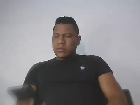 Snapshot of latinblack01 chatting on 10-06-25, 02:07 latinblack01 online show from 10-06-25, 02:07