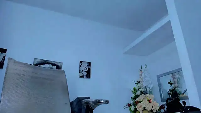 Snapshot of La_Perversa69 chatting on 10-04-25, 04:03 La Perversa69 online show from 10-04-25, 04:03