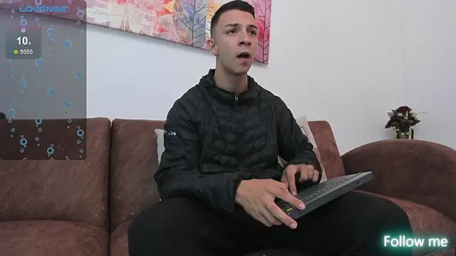 Snapshot of Samuel_Up chatting on 03-04-25, 04:06 Samuel Up online show from 03-04-25, 04:06