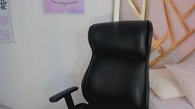 LanaJones  online show from 05-19-26, 01:18
