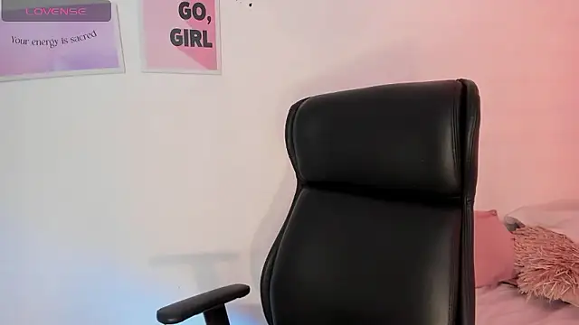 LanaJones  online show from 01-12-26, 12:23