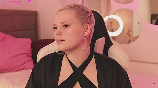 LikaBerry1 online show from 02-19-26, 11:18