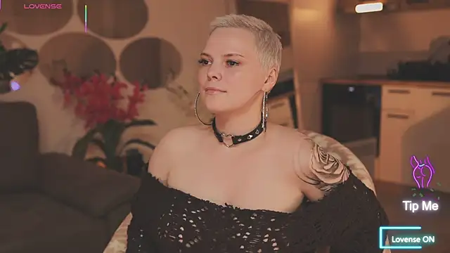 LikaBerry1 online show from 10-28-25, 02:49