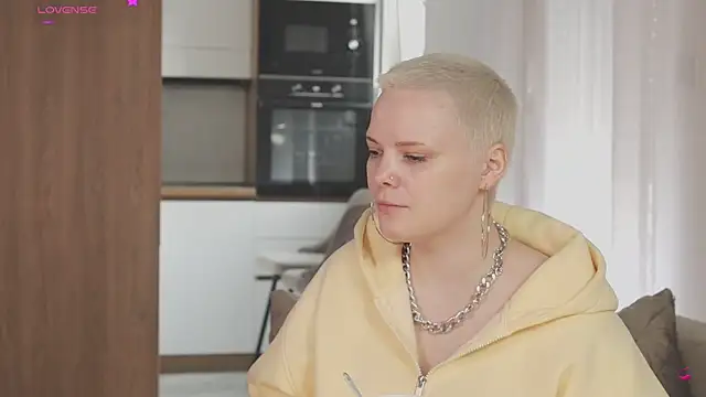 LikaBerry1 online show from 04-13-26, 04:11